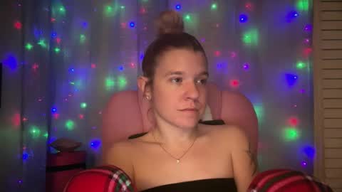 Snapshot of ebony8ivory chatting on 02.18.26 americnbarbie online show from 02.18.26