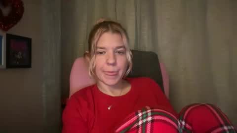 Snapshot of ebony8ivory chatting on 02.26.26 americnbarbie online show from 02.26.26