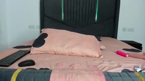 Angelina online show from 02.18.26