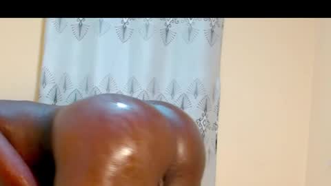 Snapshot of ebony_choco2 chatting on 03.08.25 ebony choco2 online show from 03.08.25