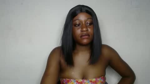 Snapshot of ebony_fatass chatting on 09.21.25 Ella online show from 09.21.25