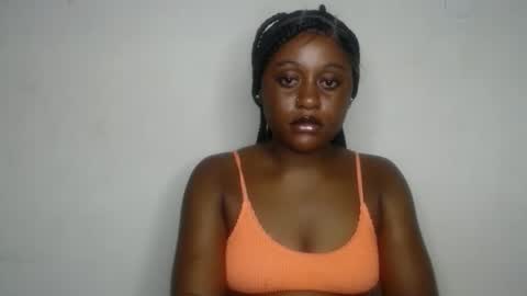 Snapshot of ebony_fatass chatting on 09.23.25 Ella online show from 09.23.25