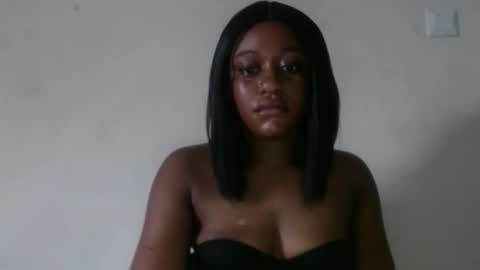 Snapshot of ebony_fatass chatting on 09.29.25 Ella online show from 09.29.25