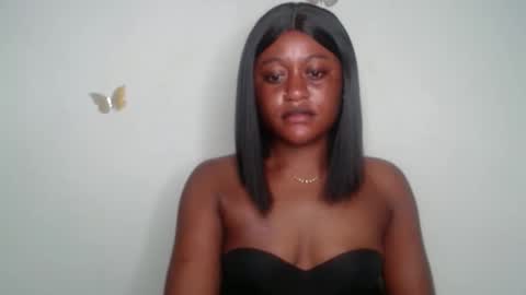 Snapshot of ebony_fatass chatting on 10.07.25 Ella online show from 10.07.25