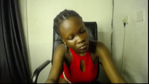Snapshot of ebony_petitegirl chatting on 06.24.26 Lilly online show from 06.24.26