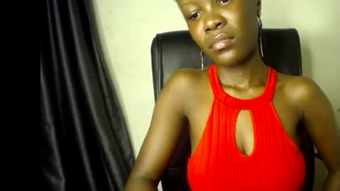 Snapshot of ebony_petitegirl chatting on 07.17.26 Lilly online show from 07.17.26
