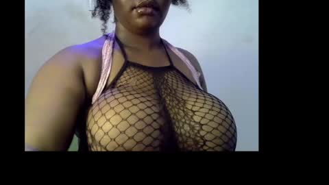 Snapshot of ebony_plumx12 chatting on 04.26.26 Prisy online show from 04.26.26