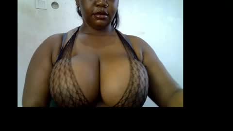 Snapshot of ebony_plumx12 chatting on 05.09.26 Prisy online show from 05.09.26
