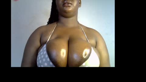 Snapshot of ebony_plumx12 chatting on 05.27.26 Prisy online show from 05.27.26