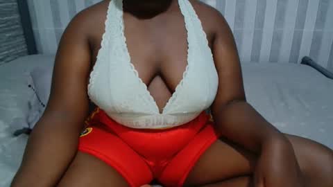 Snapshot of ebony_sabrina chatting on 09.26.25 Sabrina online show from 09.26.25