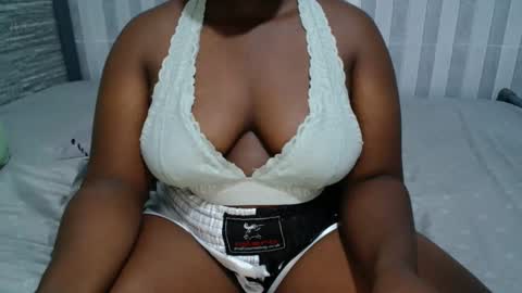 Snapshot of ebony_sabrina chatting on 09.27.25 Sabrina online show from 09.27.25