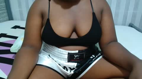 Snapshot of ebony_sabrina chatting on 04.08.26 Sabrina online show from 04.08.26