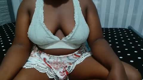 Snapshot of ebony_sabrina chatting on 04.12.26 Sabrina online show from 04.12.26