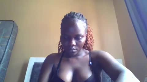 Snapshot of ebony_tasha chatting on 03.09.25 tasha online show from 03.09.25