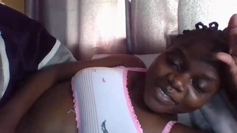 Snapshot of ebony_tasha chatting on 03.12.25 tasha online show from 03.12.25