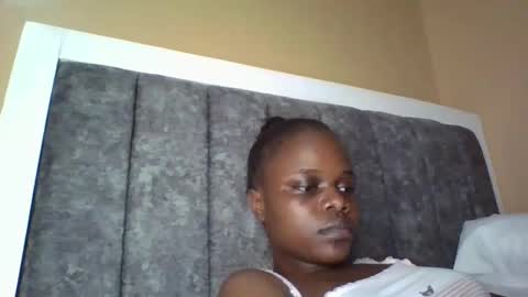 Snapshot of ebony_tasha chatting on 09.19.25 tasha online show from 09.19.25