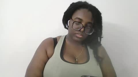 Snapshot of ebonybigtitqueen0 chatting on 09.15.25 ebonybigtitqueen0 online show from 09.15.25