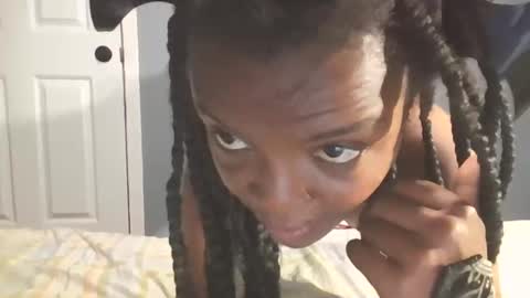 Snapshot of ebonyqueen00 chatting on 09.28.25 Bliss Thee Siren online show from 09.28.25