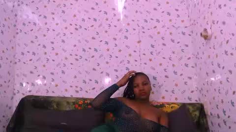 Snapshot of ebonysativa chatting on 04.18.26 ebonysativa online show from 04.18.26