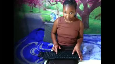 Snapshot of ebonysativa chatting on 05.04.26 ebonysativa online show from 05.04.26