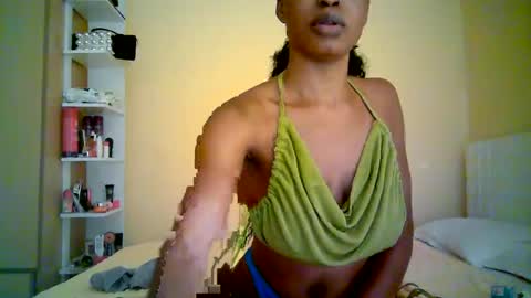 Snapshot of ebonytanqueen chatting on 06.16.26 ebonytanqueen online show from 06.16.26