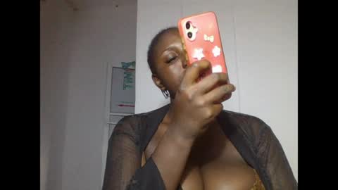Snapshot of ebonyvd chatting on 06.22.26 ebonyvd online show from 06.22.26