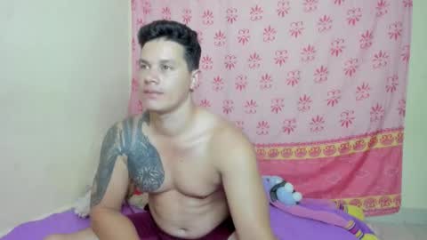 Snapshot of eclipseandflame chatting on 11.27.25 online show from 11.27.25