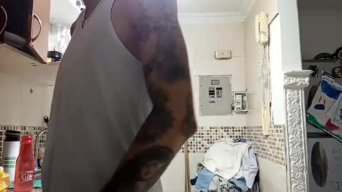 Snapshot of ed_big_cock chatting on 10.27.25 Edd Gallego online show from 10.27.25