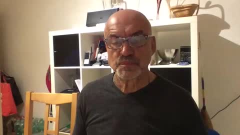 Snapshot of eddelmar chatting on 12.26.24 eddelmar online show from 12.26.24