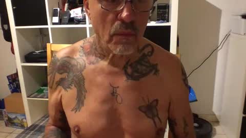 Snapshot of eddelmar chatting on 01.21.25 eddelmar online show from 01.21.25