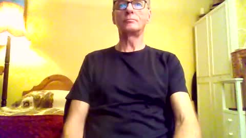 Snapshot of eddiefreehand chatting on 11.12.25 Eddie online show from 11.12.25