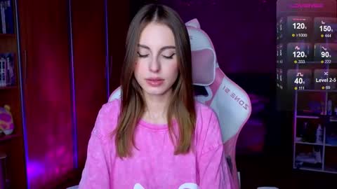 Snapshot of edelinemaher chatting on 11.09.25 Edeline online show from 11.09.25