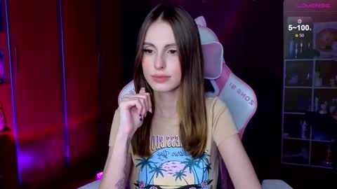 Snapshot of edelinemaher chatting on 11.27.25 Edeline online show from 11.27.25