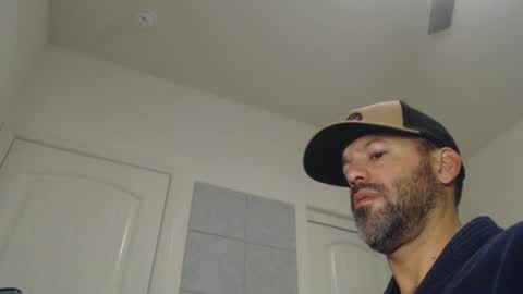 Snapshot of edge_masters chatting on 12.17.24 EdgeM online show from 12.17.24