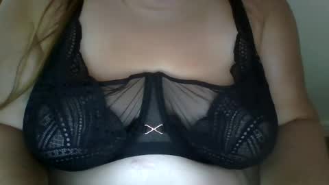 Snapshot of edith1237 chatting on 07.27.26 edith1237 online show from 07.27.26