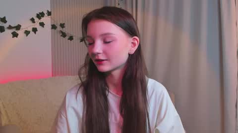 Lisa  online show from 02.20.25