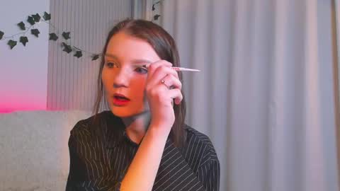 Lisa  online show from 02.25.25