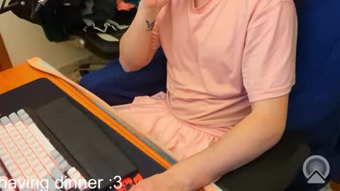 Snapshot of edwarh_01 chatting on 02.07.26 Alex online show from 02.07.26