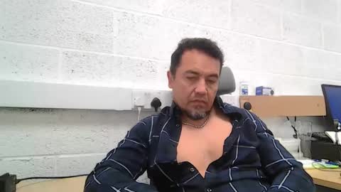 Snapshot of edwill13 chatting on 04.21.26 EdM online show from 04.21.26