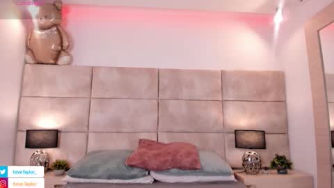 Eevee online show from 12.01.25