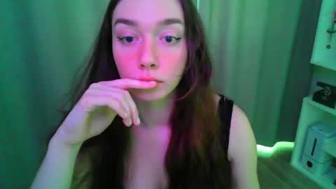 Snapshot of effie_balconii chatting on 03.20.26 effie_balconii online show from 03.20.26