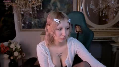 effiemeowley online show from 03.04.26