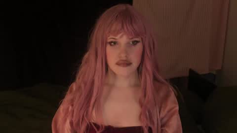 Effie Mur online show from 12.03.24