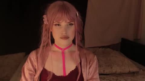 Effie Mur online show from 12.21.24