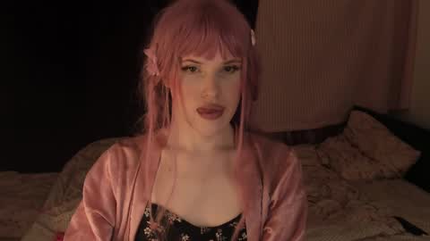 Effie Mur online show from 12.24.24