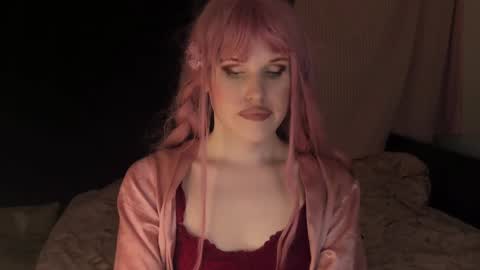 Effie Mur online show from 01.08.25