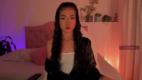 Snapshot of effy_cb chatting on 01.10.25 effy online show from 01.10.25