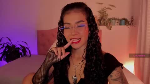 Snapshot of effy_cb chatting on 01.27.25 effy online show from 01.27.25