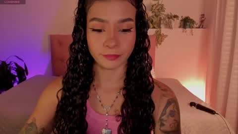 Snapshot of effy_cb chatting on 02.19.25 effy online show from 02.19.25