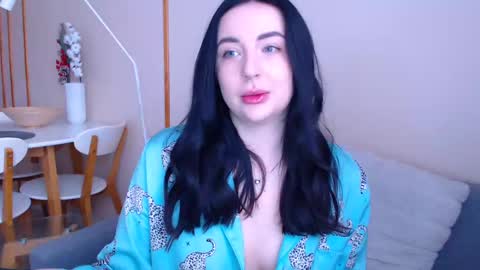 Effy online show from 12.23.24